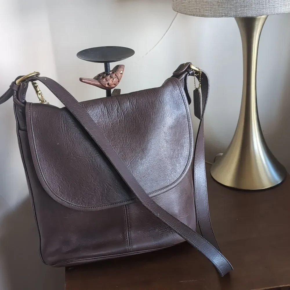 Vintage Coach Whitney Mahogany 🤎 Leather Large Crossbody With Gold Charm Chain